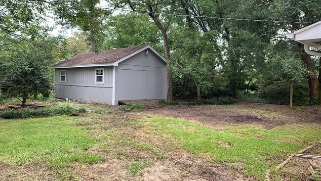 Building Photo - 13455 Chimney Rock Dr