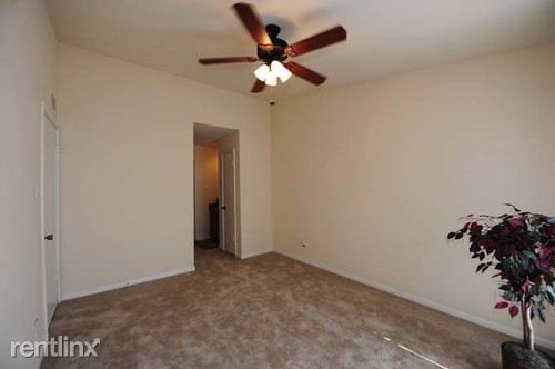 Building Photo - 317 Valley Wood Dr