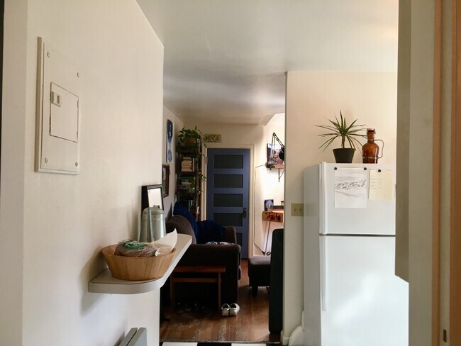 Building Photo - 301 Belmont Ave E