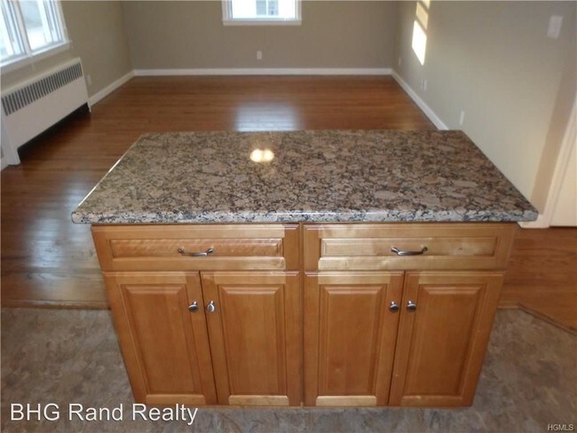 Building Photo - 2 br, 1 bath Apartment - 366 Columbus Ave