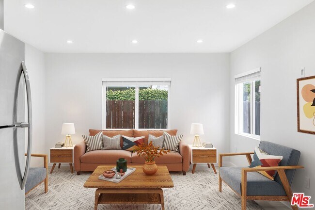 Foto del edificio - 40 Rose Ave