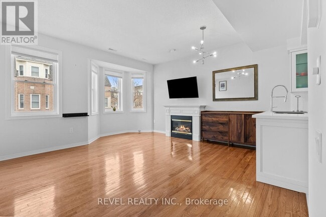 Building Photo - 760 Lawrence Ave W