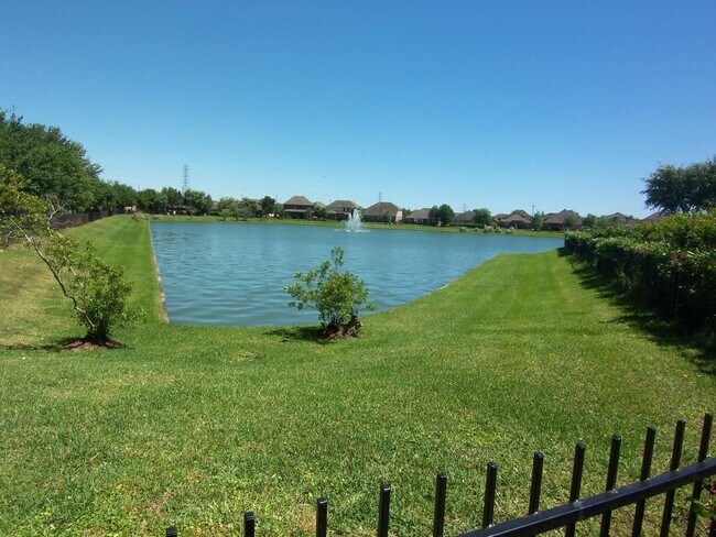 Foto del edificio - 25910 N Lakefair Dr