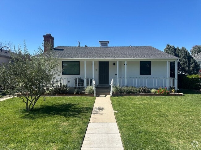 Building Photo - 3905 Gaviota Ave