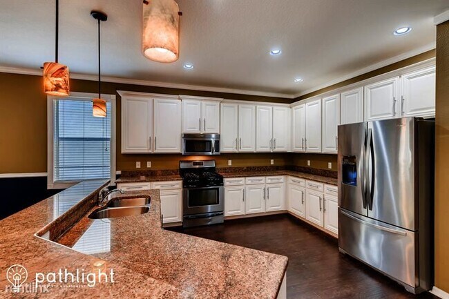Building Photo - 5 br, 3 bath House - 20409 Sultana Court