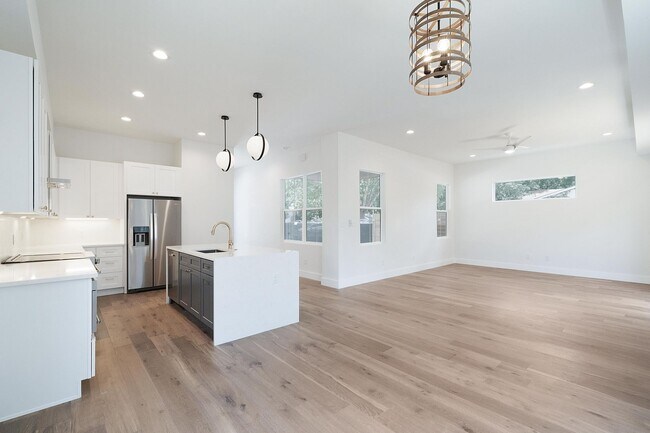 Foto del edificio - Gorgeous Newer Build 3 bedroom, 2.5 bathroom home in Westgate!!!
