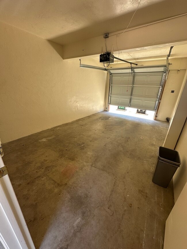 Parking Garage/Storage - 2670 Montclair St