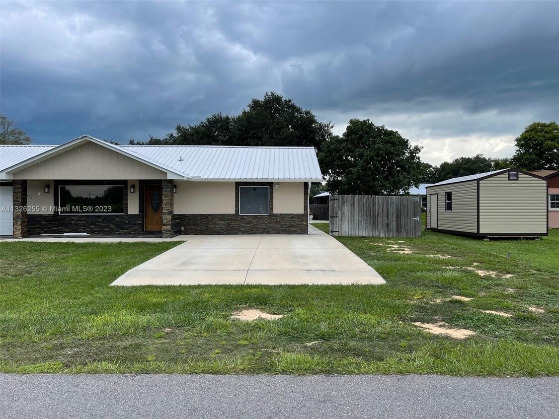 4617 Navarre Ave Unit A, Sebring, FL 33872 Room for Rent in Sebring