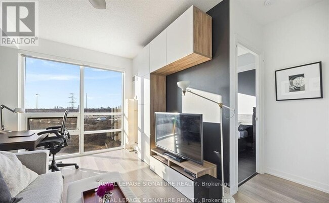 Building Photo - 16 Brookers Ln