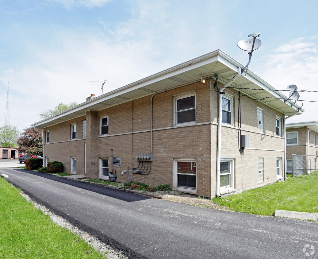 Building Photo - 49 E Blecke Ave