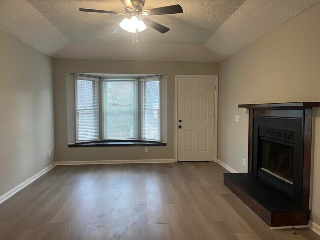 Foto del edificio - 4486 Club Trce