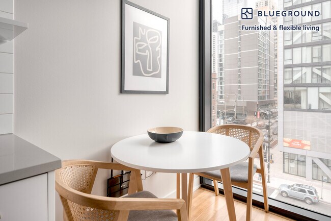 Foto del edificio - 676 N La Salle St
