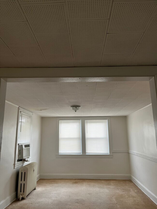 Foto del edificio - 4301 Elderon Ave