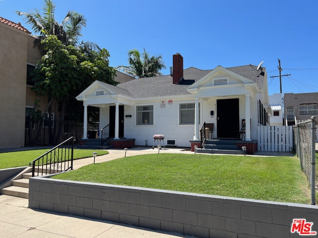 Foto del edificio - 4115 Halldale Ave