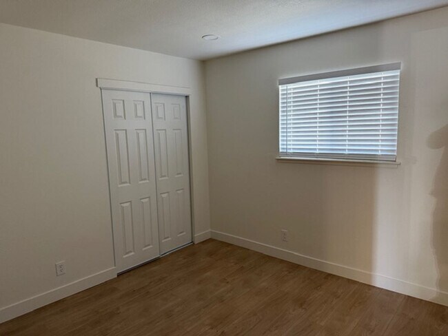 Building Photo - 5113-5115 Shell Street