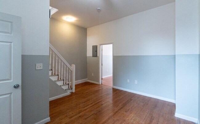 Building Photo - 2219 N 16th St