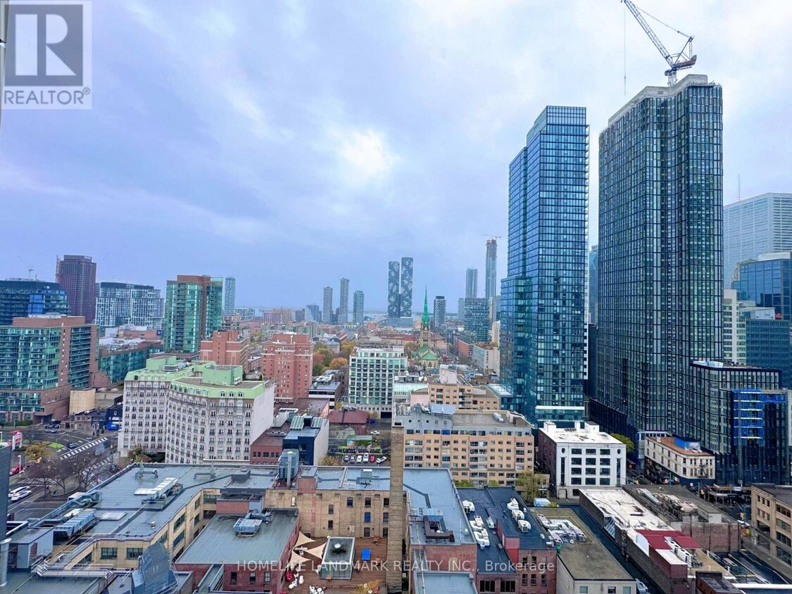 Photo principale - 88 Queen St E