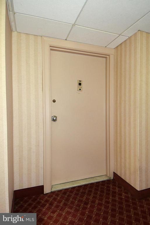 Building Photo - 1300 Army Navy Dr