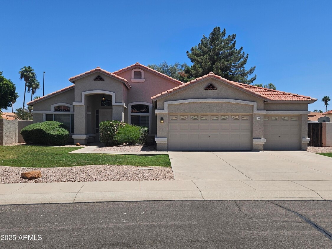 Primary Photo - 1283 E Tradewind Dr