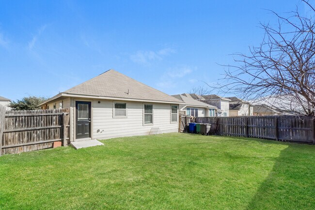 Foto del edificio - 7022 Heathers Way