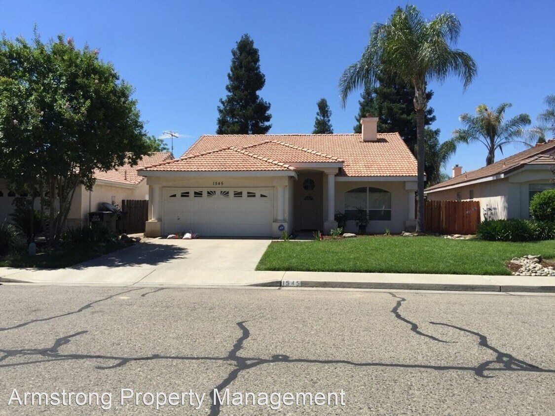 Primary Photo - 3 br, 2 bath House - 1545 E. Sunnyside Avenue