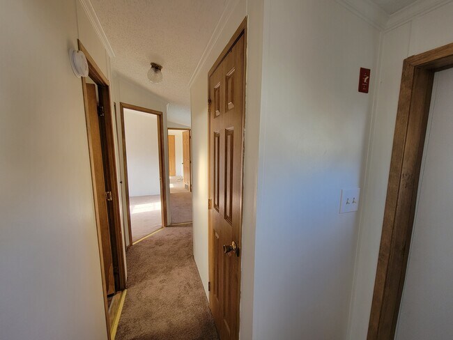 Building Photo - 8 Emerald Ridge Rd