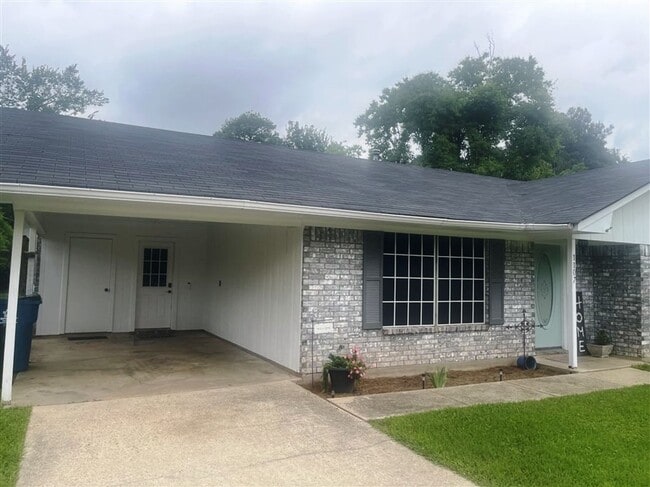 Building Photo - Benton La 3 bed home for lease | Benton LA...