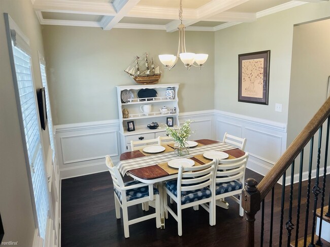 Building Photo - 4 br, 2.5 bath House - 321 Cornhill Road