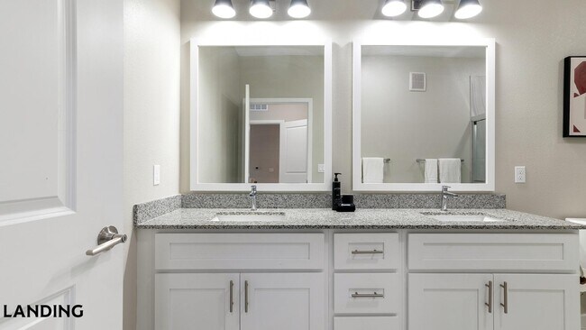 Foto del edificio - 1000 Western Breeze Circle
