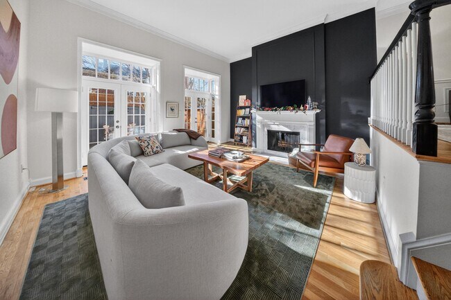 Building Photo - 4453 Westover Pl NW