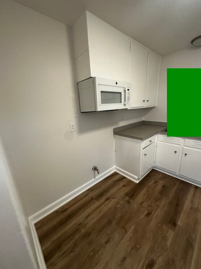 Building Photo - 133 Vandenburg Dr