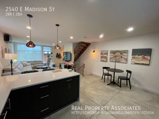 Building Photo - Madison Valley Townhouse