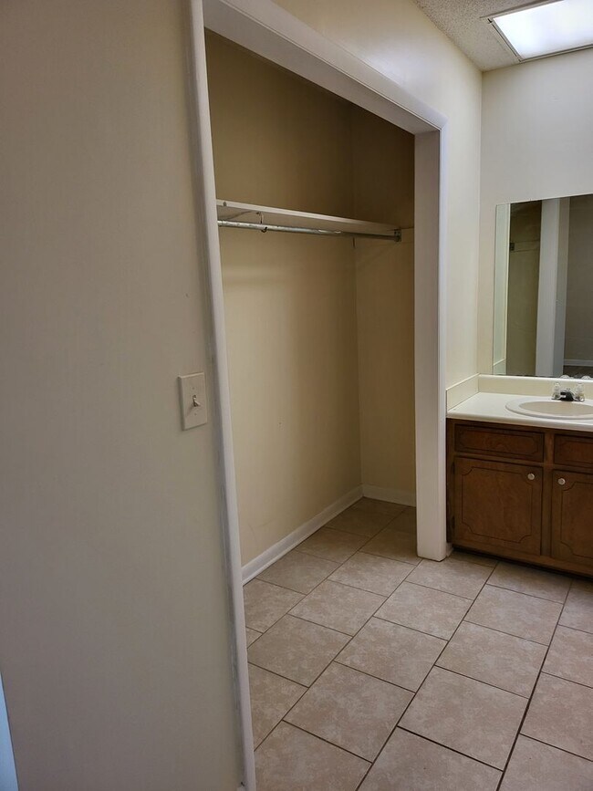 Foto del edificio - 2800 Garvin Rd NW