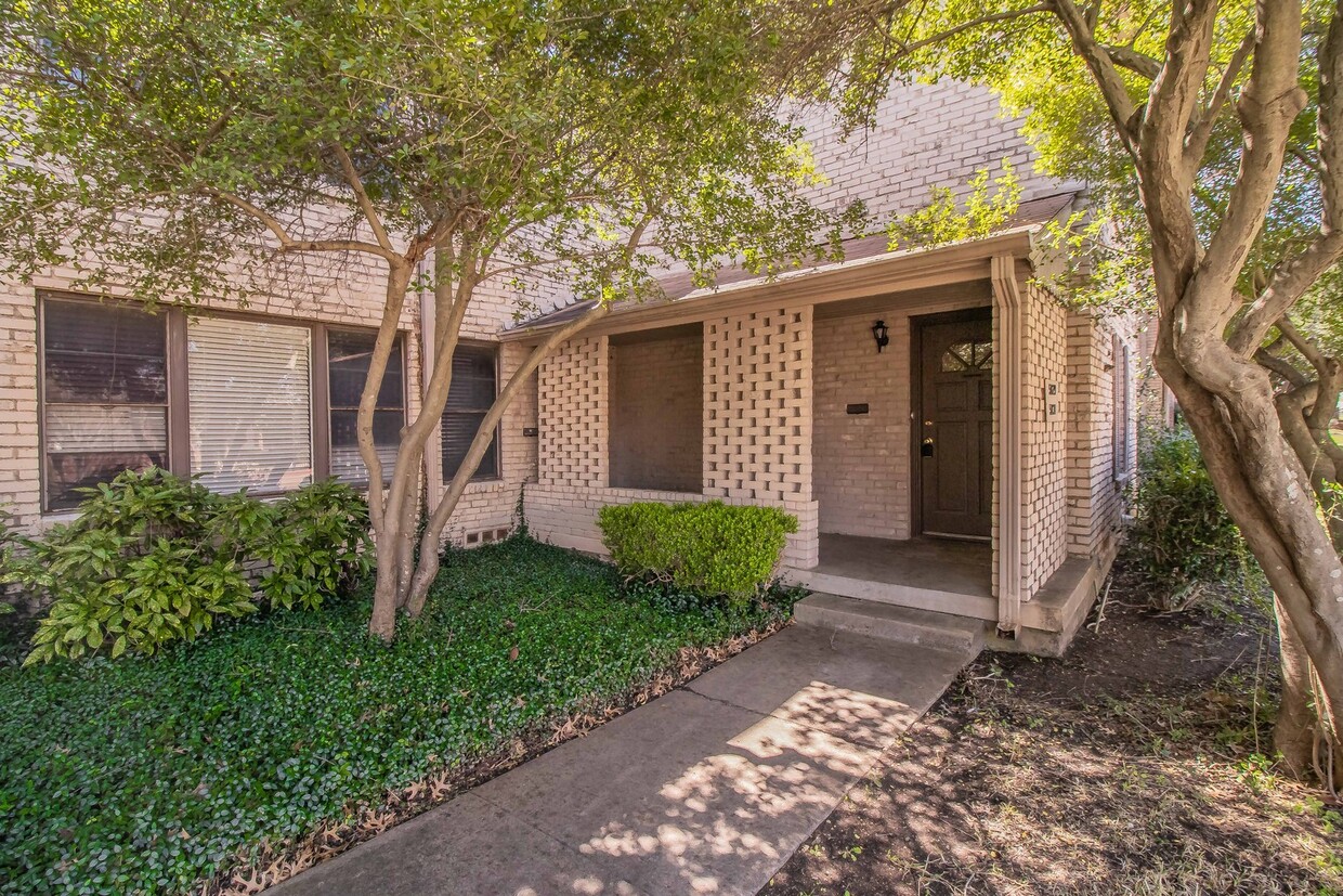 Primary Photo - CHARMING 2 Bedroom, 1 Bathroom Arlington H...