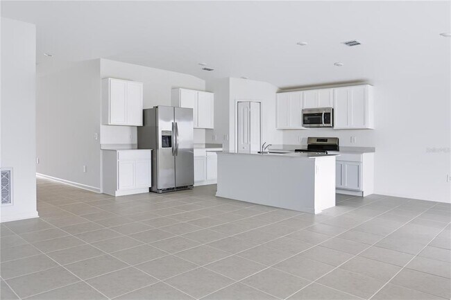 Foto del edificio - 2406 McKinley Dr