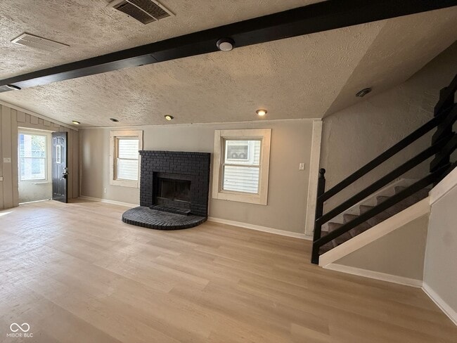 Building Photo - 250 Koehne St