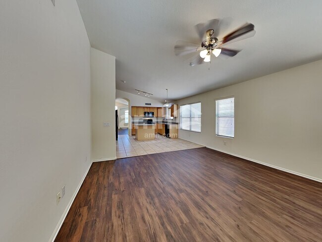 Foto del edificio - 10257 W Jessie Ln