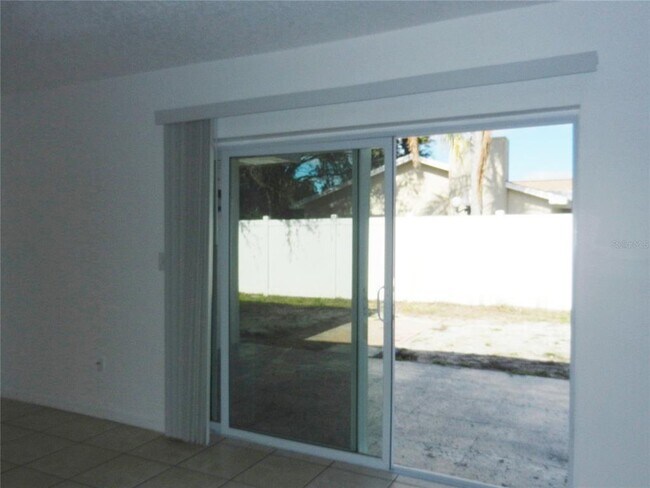 Building Photo - 2080 Southpointe Dr