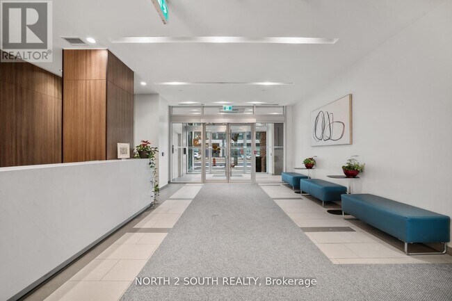 Photo du bâtiment - 1787 St Clair Ave W