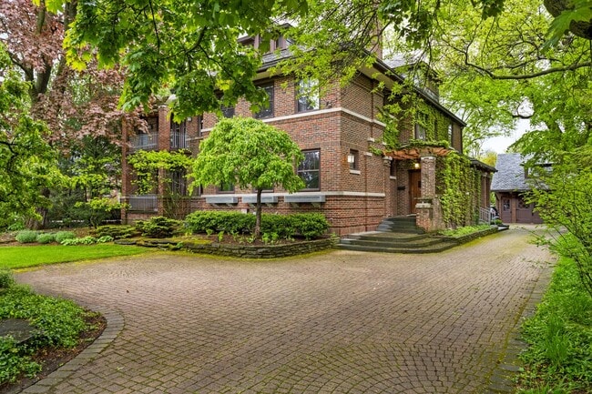Foto del edificio - 212 Sheridan Rd