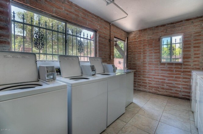 Laundry Available on premisis - 3032 N 32nd St
