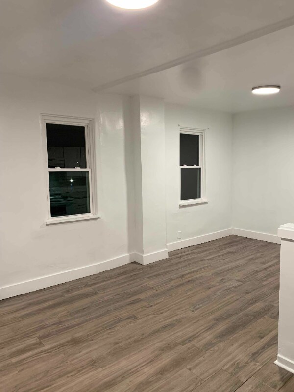 Foto del edificio - 709 Carothers Ave