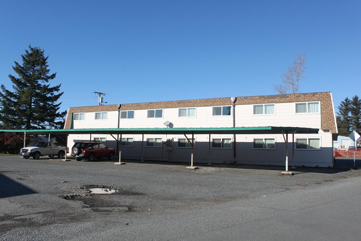 Building Photo - 529 Railroad St