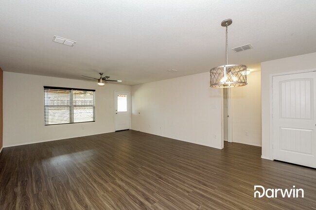 Foto del edificio - 5652 McClelland St