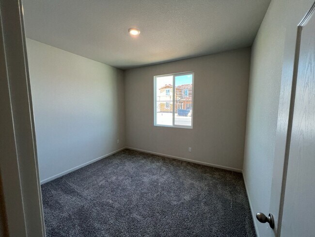 Building Photo - 4-bedroom two story plus a bonus loft!
