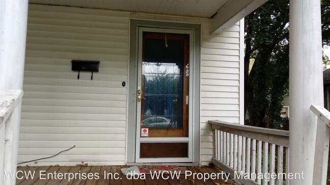 Building Photo - 516 NE Twiss Ave