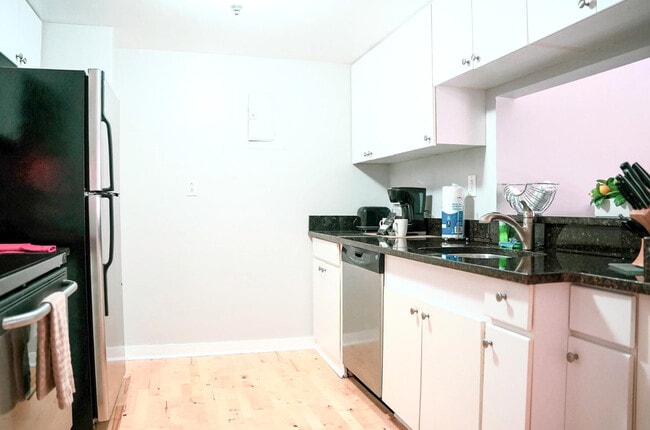 Foto del edificio - 127 Greyrock Pl