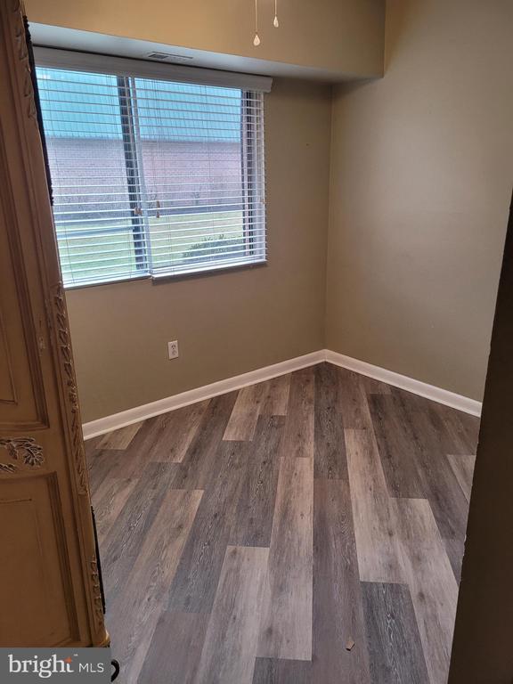 Foto del edificio - 1605 Meadowview Ln