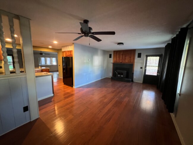 Building Photo - 2602 Oak Ave