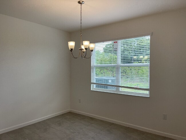 Building Photo - "Spacious 4-Bedroom Oasis with 3 Full Bath...